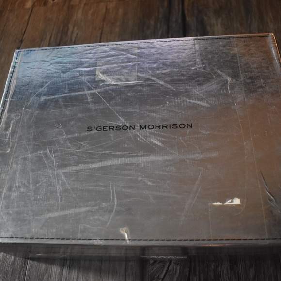 Sigerson Morrison Vernice Wedge - Picture 4 of 9